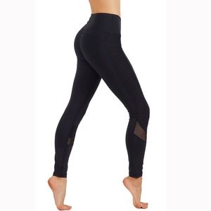 Workout leggings with mesh cutouts 300